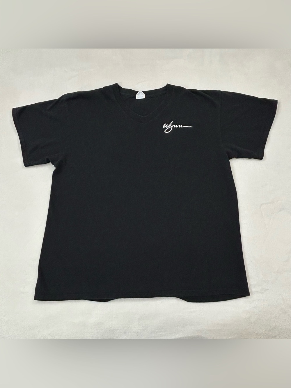 Wynn Las Vegas Casino & Resort Official Black Graphic V-neck Tee Shirt Men’s XL